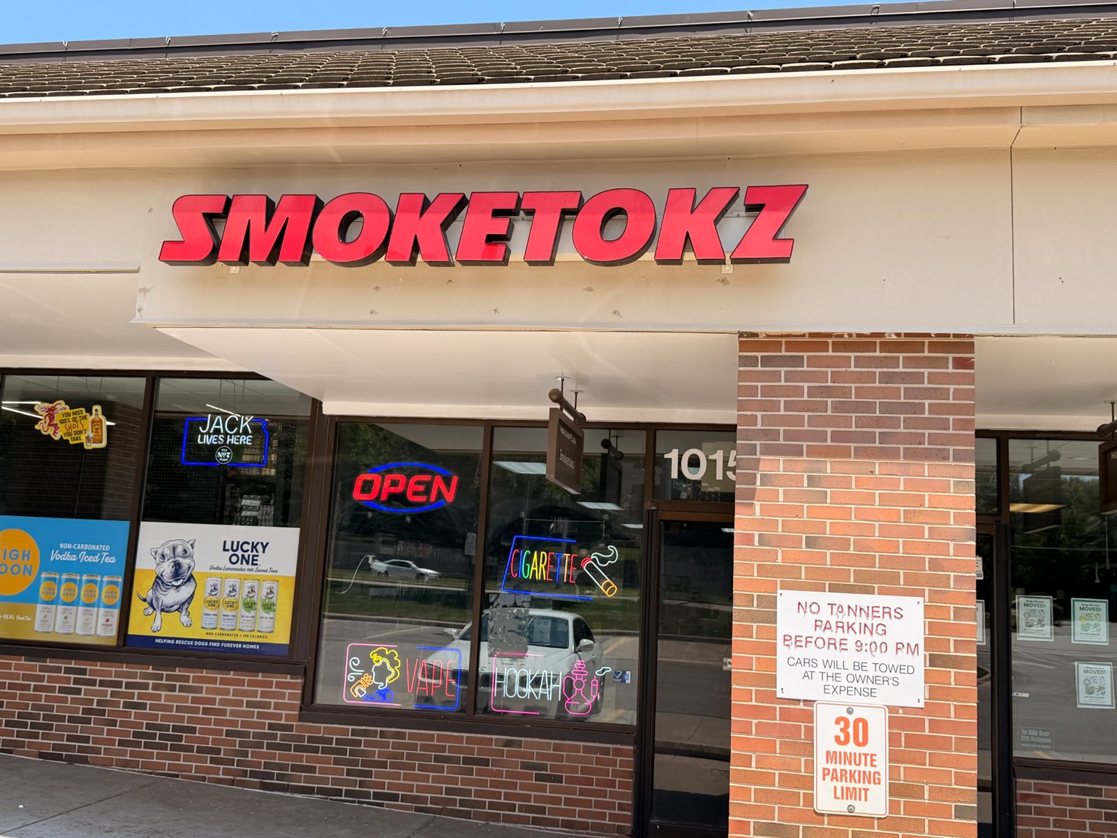 Smoke Tokz Overland Park 119th Street storefront
