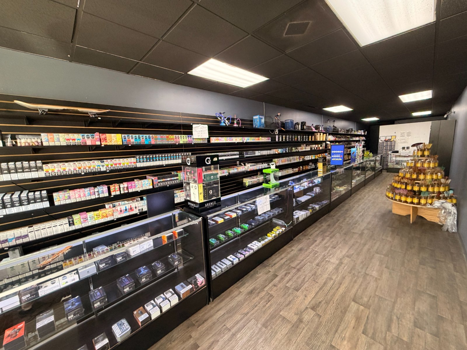 Vapes & devices displays at Smoke Tokz Overland Park
