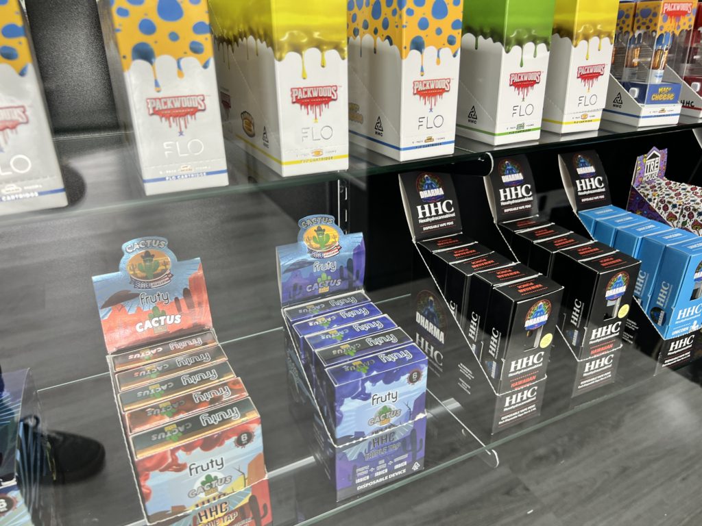 delta-8-THC-HHC-legal-weed-Overland-Park-KS